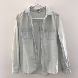 Levi’s chambray button down